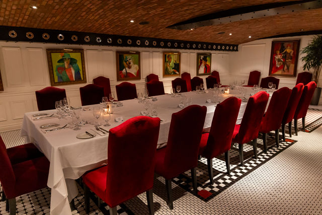 A moment from the Goodlawyer dinner at Le Pois Penché 14