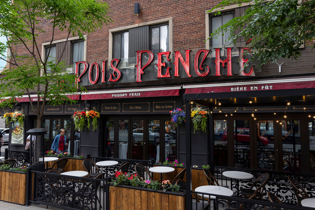 Dinner at Le Pois Penché in Montréal